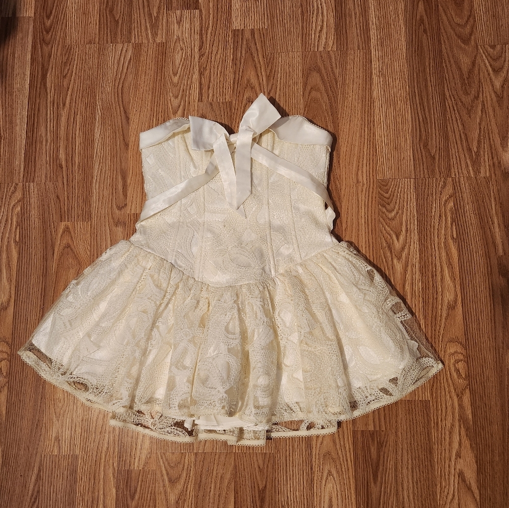 Ononmade lace mini dress
